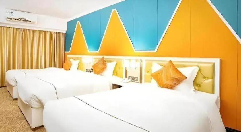 Towns Well Motel Macau 2*,  China